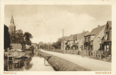 8648 Gezicht op de Kerkgracht en de Stationsweg te Breukelen uit het westen.